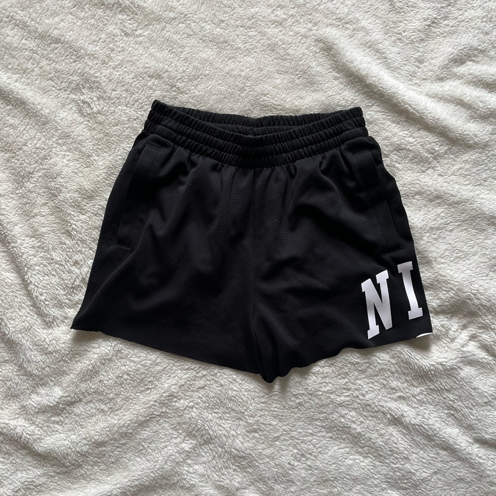 small nike SB athletic shorts w/ back pocket